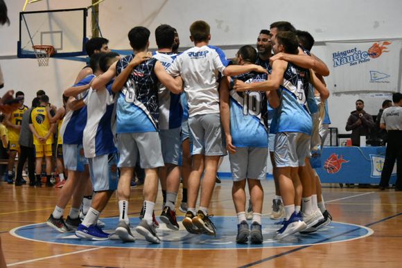 Pre-Federal: Náutico jugó el mejor partido del año, bajó al invicto y llegó a la cima de su zona
