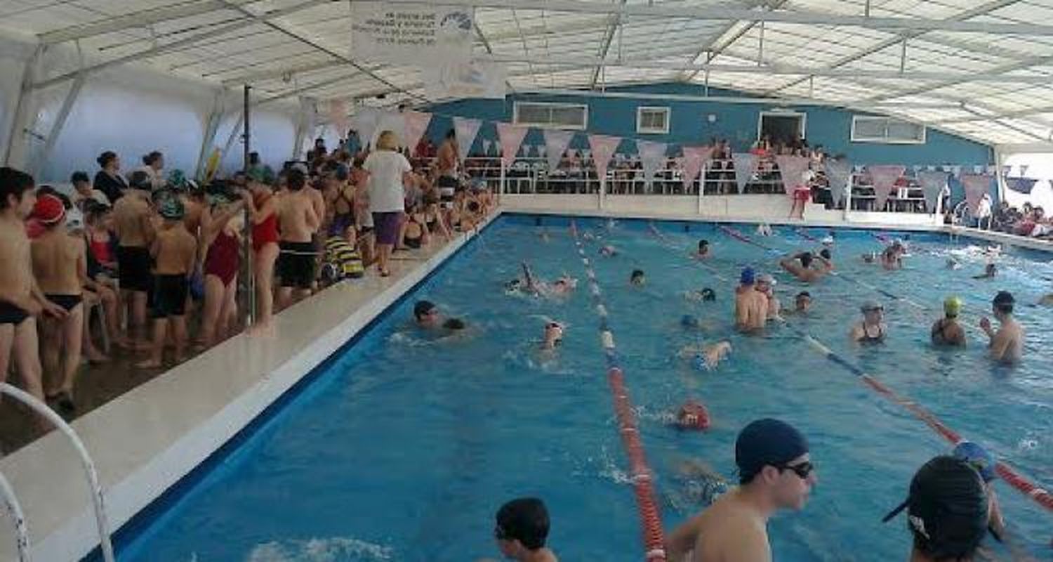 Natación: Exitoso encuentro en Pescadores