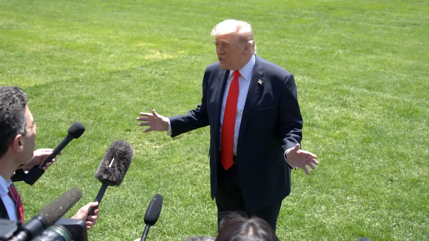 Trump emitió un amenazante discurso.