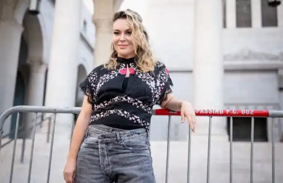 Alyssa Milano termina detenida por protestar