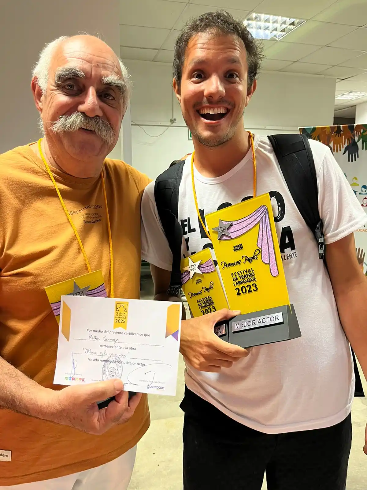 el loco y la camisa - 2