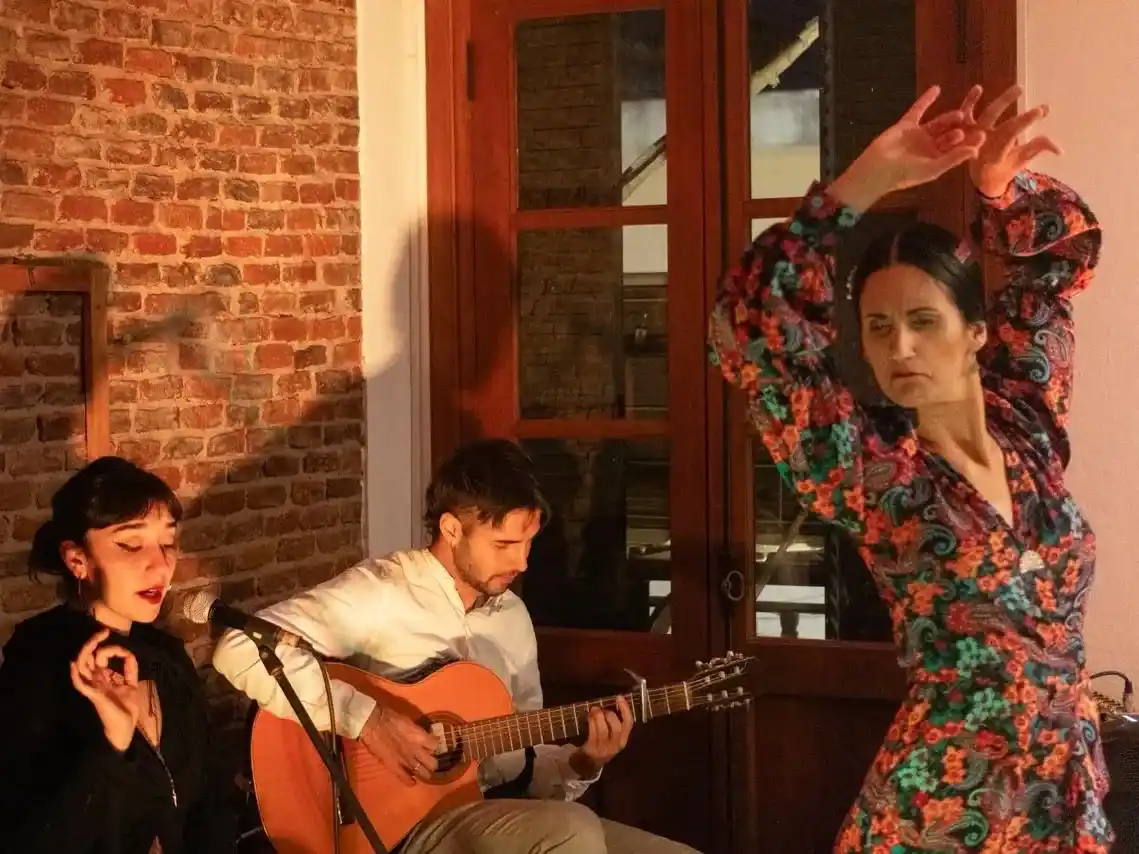 Noche de flamenco y tapeo en Gualeguay: gran convocatoria en Cosa e' Mandinga