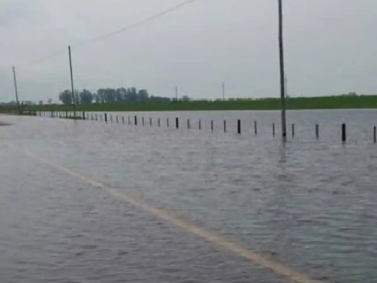 En Santa Fe permanecen cortadas cuatro rutas por presencia de agua en la calzada