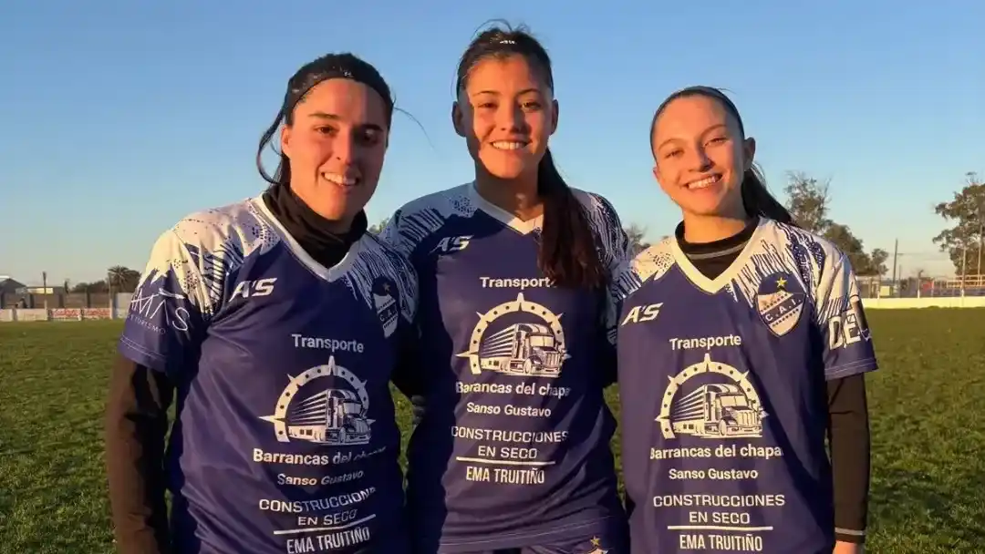 Deneve, Acosta y Sanso, protagonistas del triunfo de Independiente San Cayetano