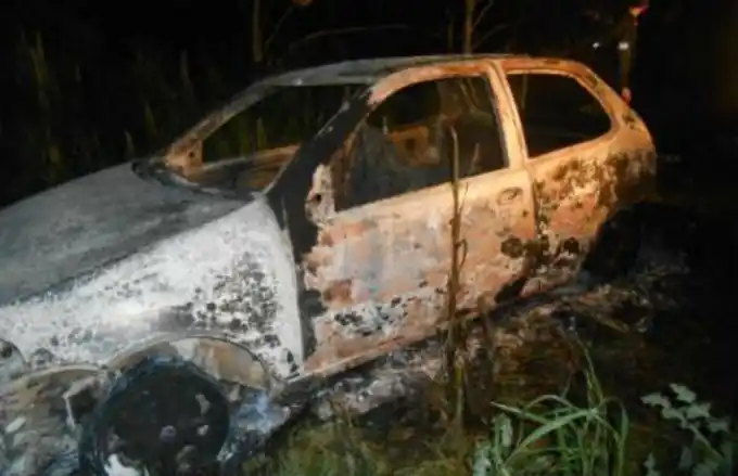 Macabro: Mató a su mujer, la metió en un auto y lo prendió fuego