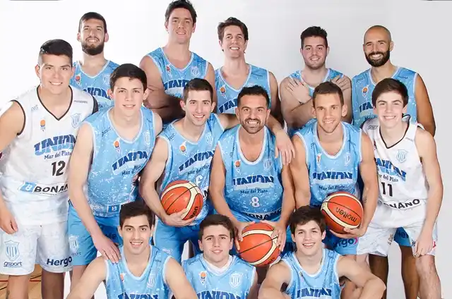 Unión juega completo en Junín