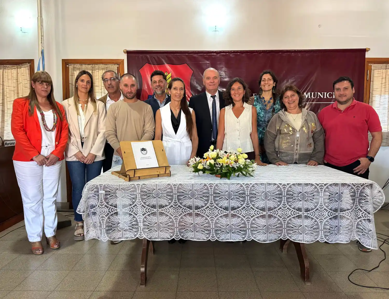 La ceremonia fue encabezada por la senadora Di Gregorio, quien tomó juramento al Ejecutivo y Legislativo cañaseño. Foto: Municipalidad de Villa Cañás.
