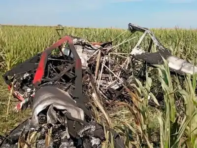 Una avioneta fumigadora se estrelló en un campo: el piloto se salvó de milagro