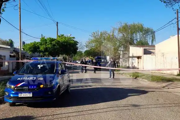 Preocupante hecho en Rafaela pudo terminar en tragedia: lo molió a puñetes, lo roció con nafta e intentó prenderlo fuego