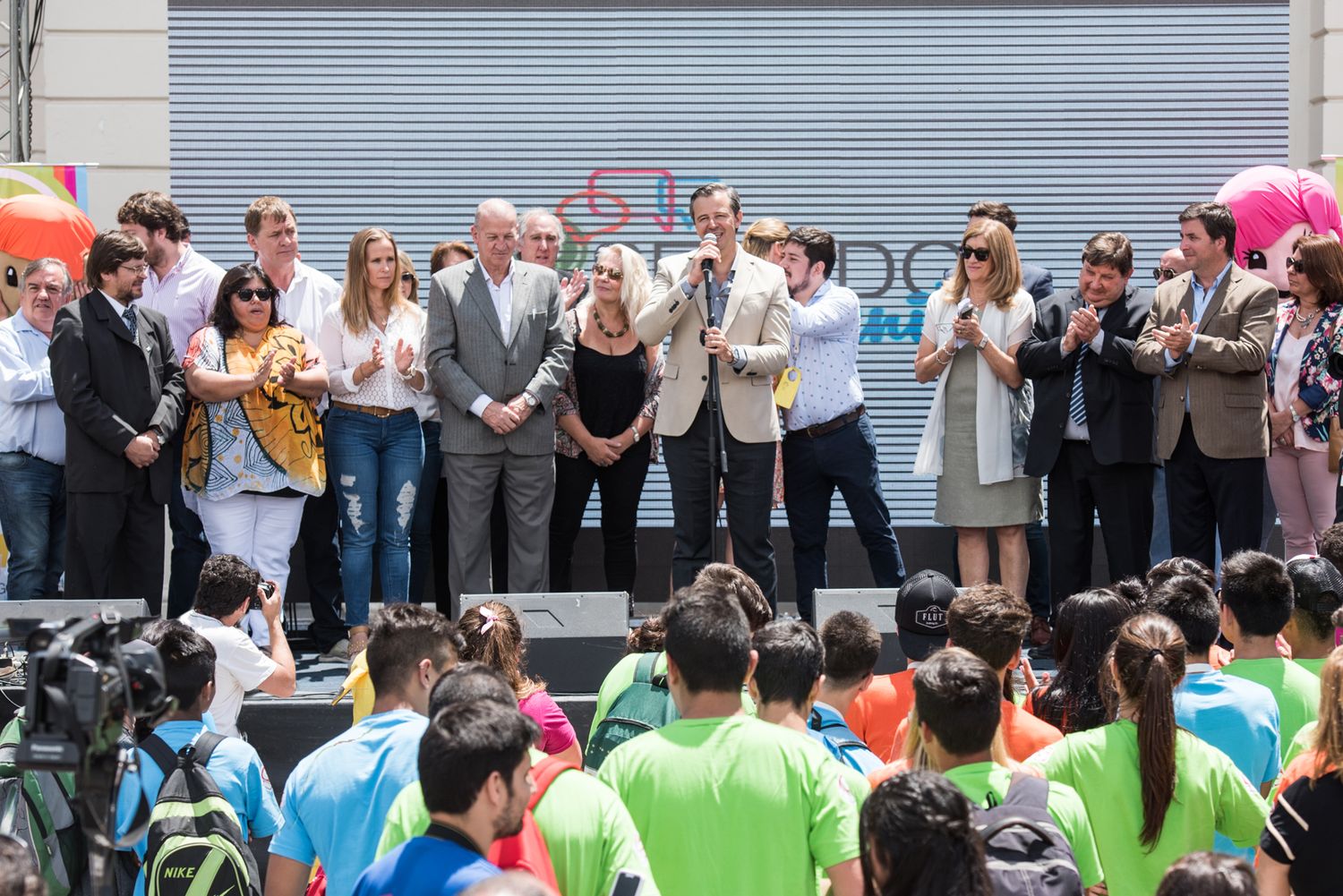 Bahl festejó los 25 años del Senado Juvenil con jóvenes de toda la provincia