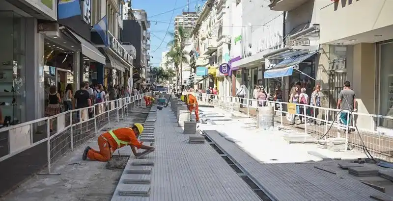 Peatonal San Martín: corte en La Rioja entre 25 de Mayo y San Jerónimo
