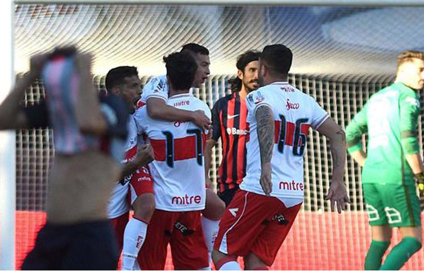 Morón dio la sorpresa y eliminó a San Lorenzo