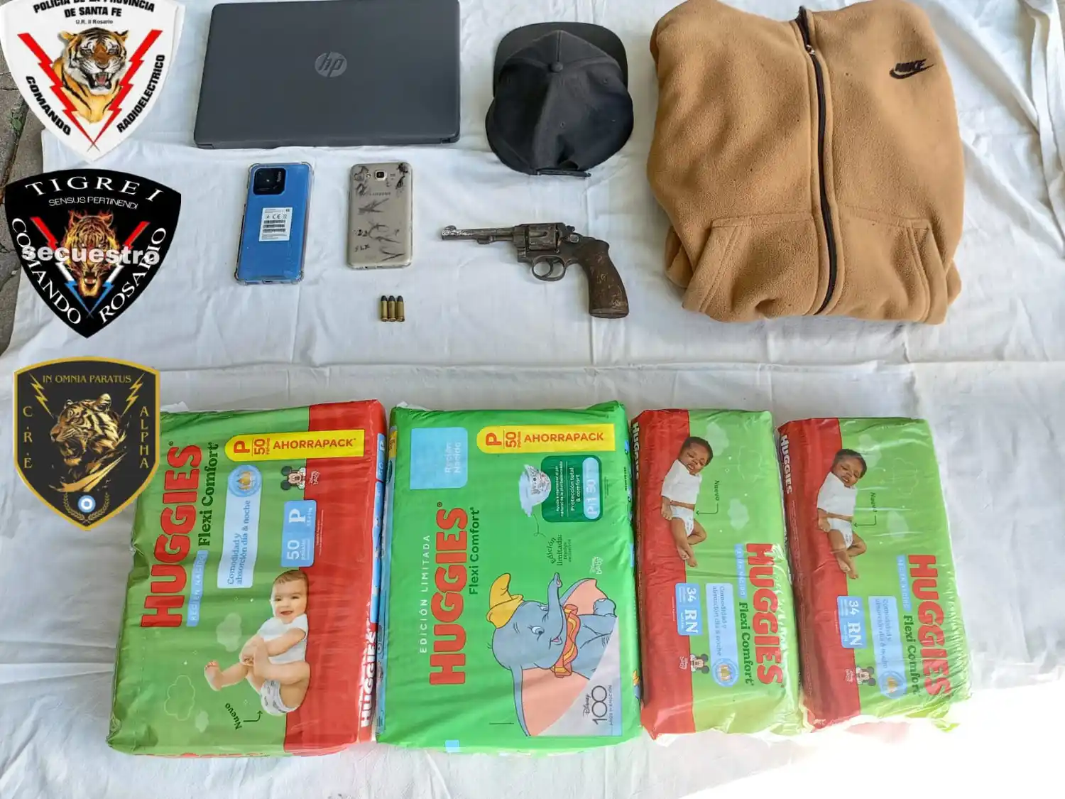 Una mujer y tres hombres fueron detenidos por robar un comercio en zona noroeste