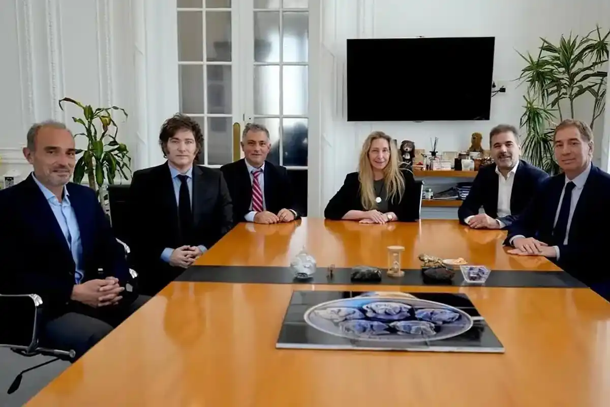 Sebastián Pareja y la cúpula libertaria junto a Cristian Ritondo y Diego Santilli.