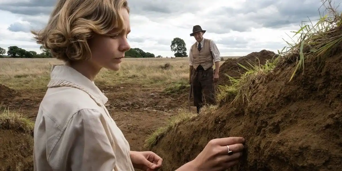 “La excavación”: la oscura historia que se esconde detrás de la nueva película de Netflix