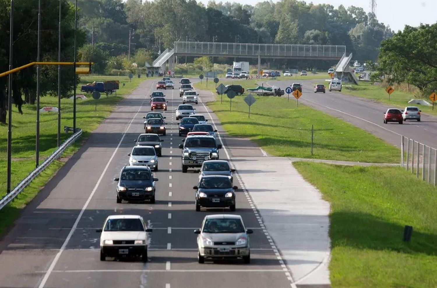 Más de 2300 autos por hora transitan la Autovía 2 hacia la costa