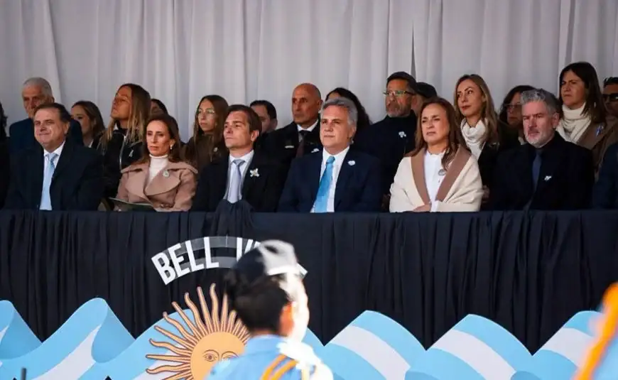 Llaryora Día de la Bandera