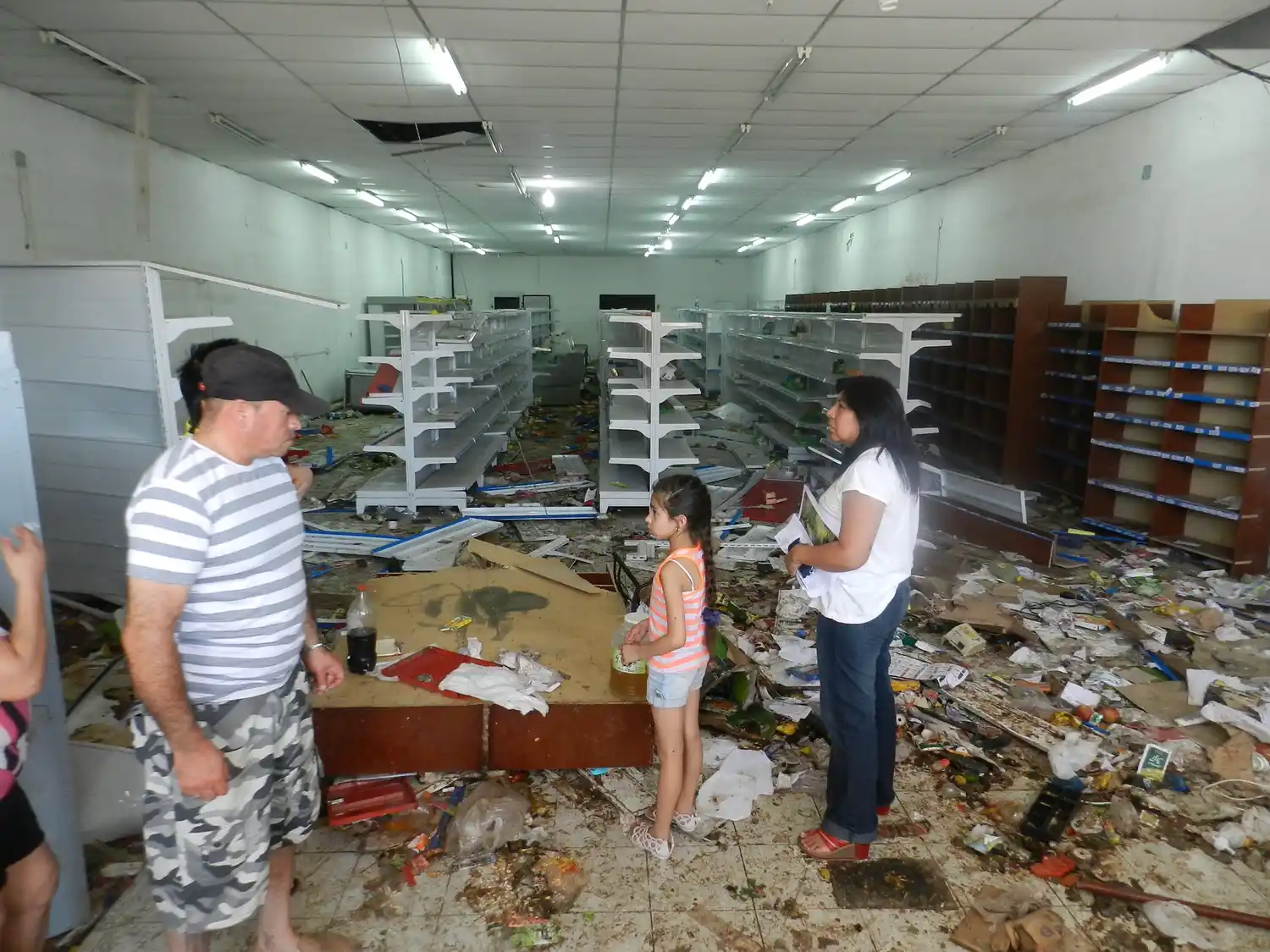 De saqueos y algo más