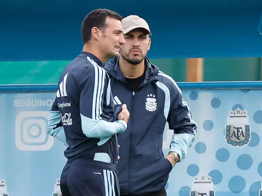 Scaloni desea contar con Paredes en la convocatoria lo antes posible. Foto:AFA