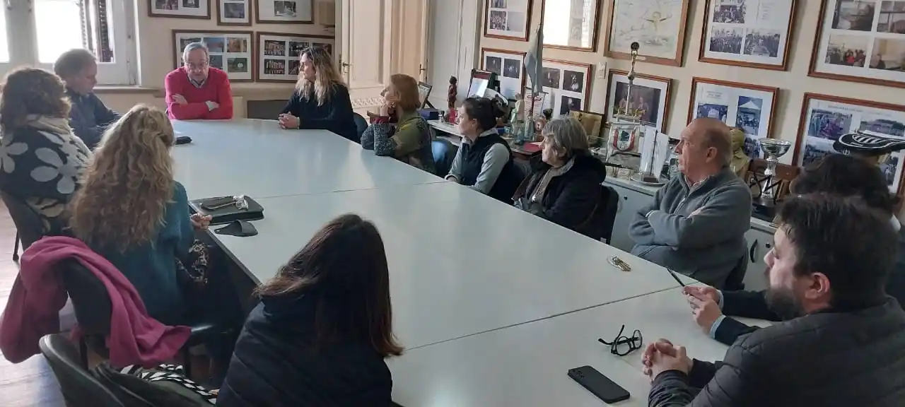 Los afiliados a IOMA fueron recibidos ayer por el Intendente y parte del equipo de colaboradores.