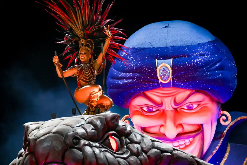 Tercera noche de Carnaval con beneficios para vecinos y entrerrianos: VIP bonificado y 50% off en generales