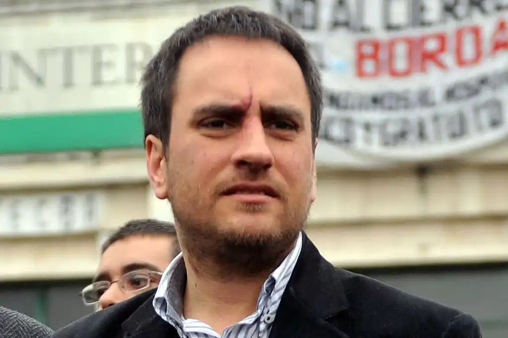 Cabandié presentó un escrito para que se investigue la causa de los incendios