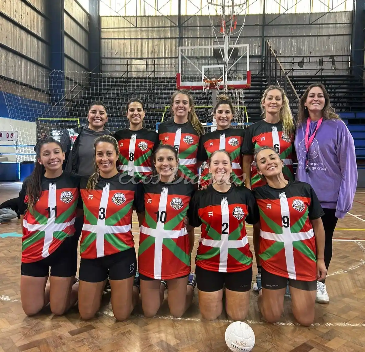 Equipo. Cestoball Necochea campeón Maxi 30