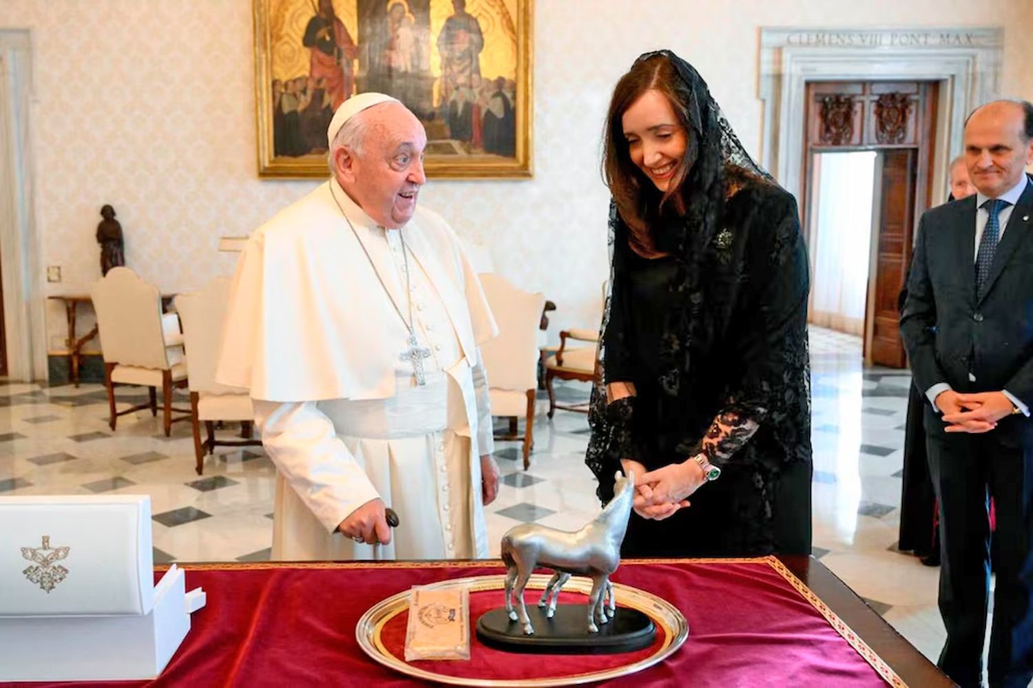 El papa Francisco recibió a Victoria Villarruel