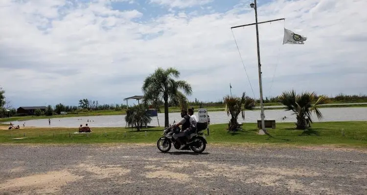 Guardavidas de Mansa Lyfe le salvaron la vida a un hombre que convulsionó en el agua