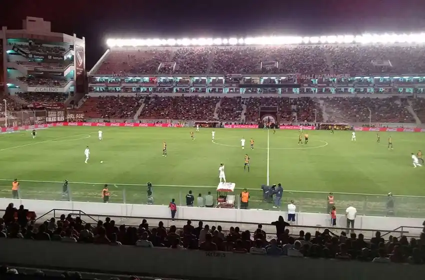 Apostillas en la noche de Avellaneda
