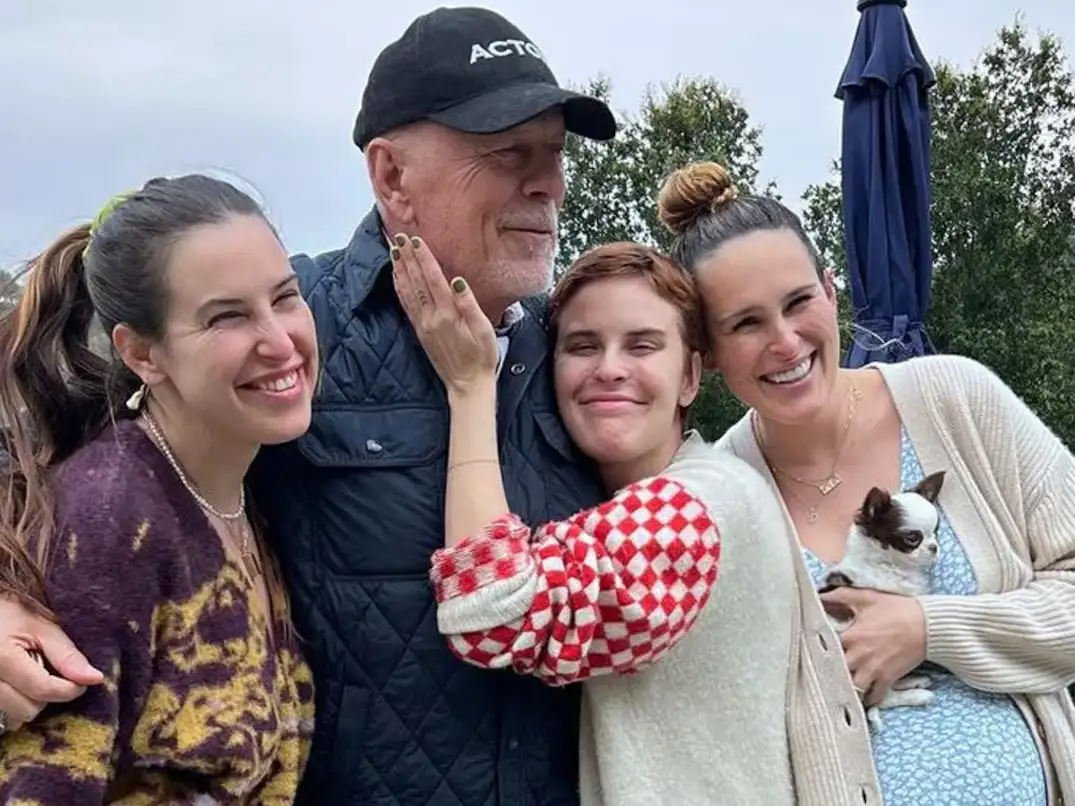 Bruce Willis y las tres hijas que tuvo con Demi Moore.
