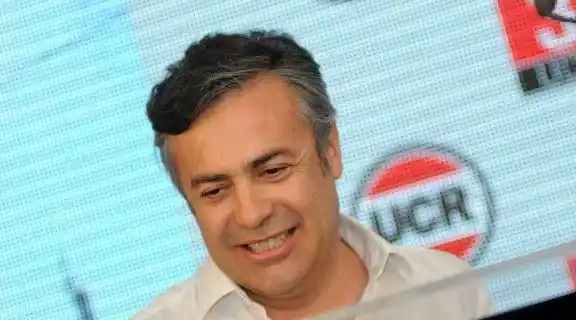 Elecciones en Mendoza: El radical Alfredo Cornejo es el nuevo gobernador y Bermejo reconoció la derrota