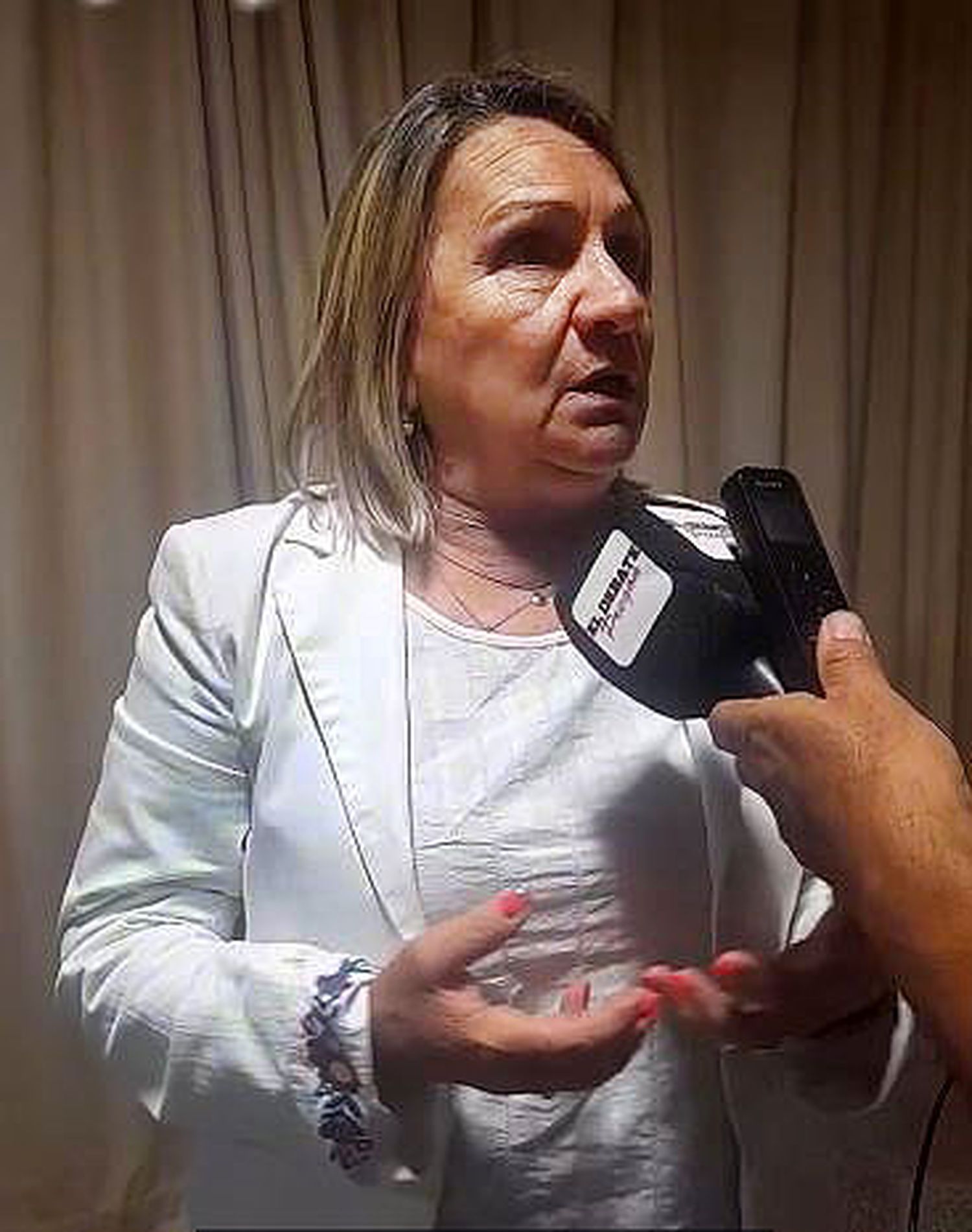 Dora Bogdan.