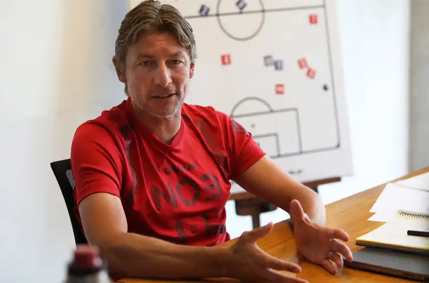 Heinze, en la previa del debut del campeonato: «Le pido al hincha que defiendan la camiseta»