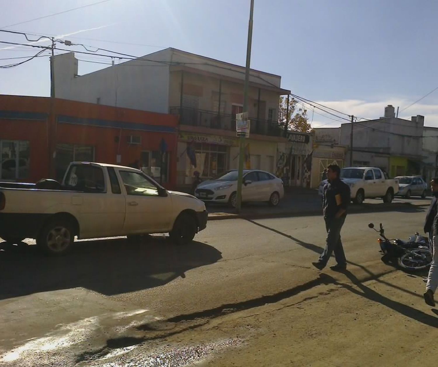 Choque entre moto y camioneta en Urquiza y Gutenberg: un lesionado