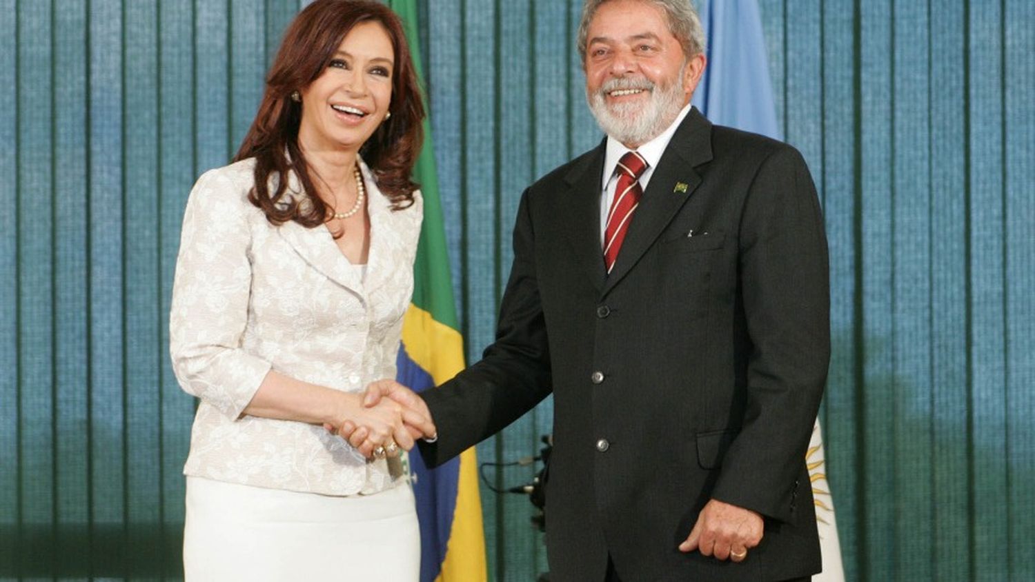 Lula se roba el show en Buenos Aires al visitar a Cristina Kirchner en "prisión"