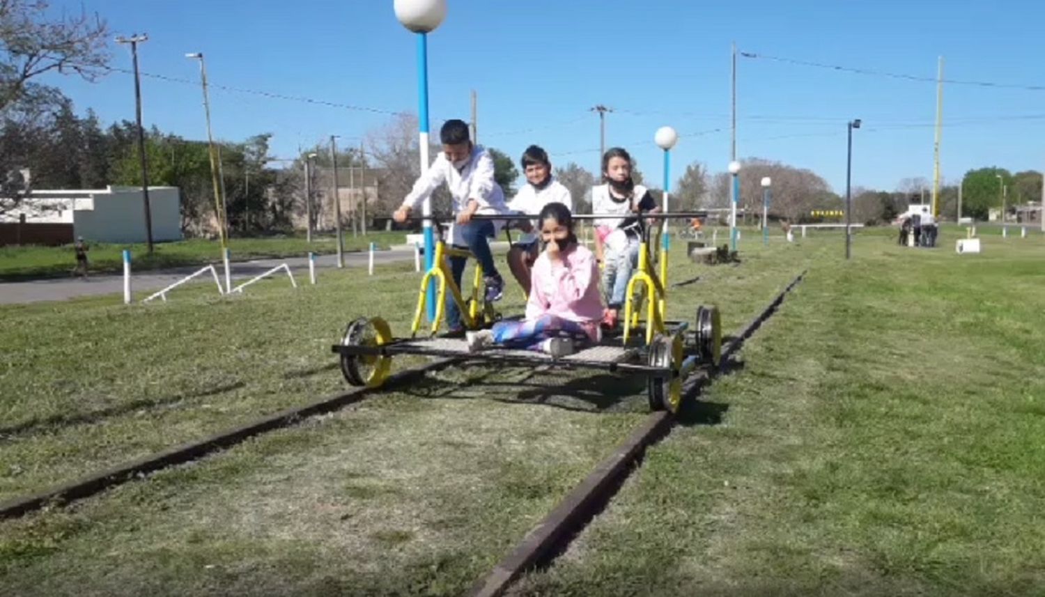 Primera prueba con zorritas sobre las vías en Strobel