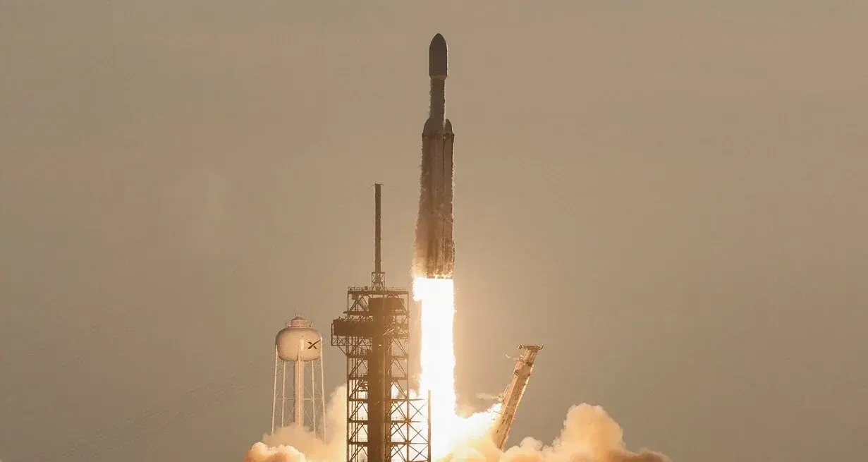 La NASA puso en marcha este domingo una de sus principales misiones científicas