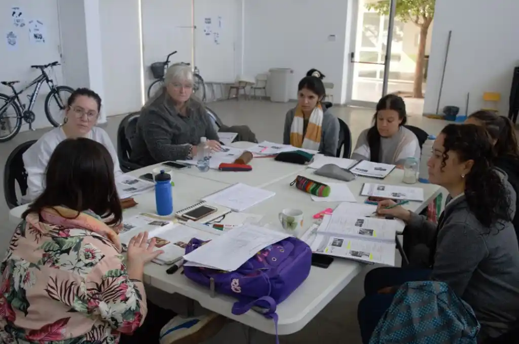La Escuela de Idiomas del Liceo Municipal llega a los barrios