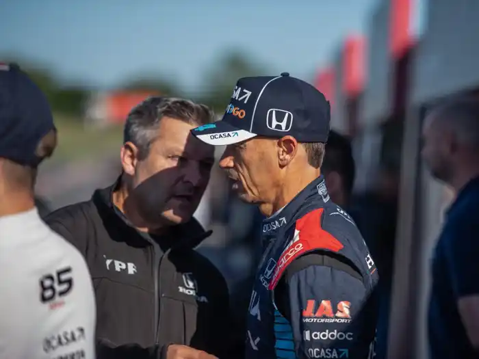 Leonel Pernía analiza su continuidad en el TC2000