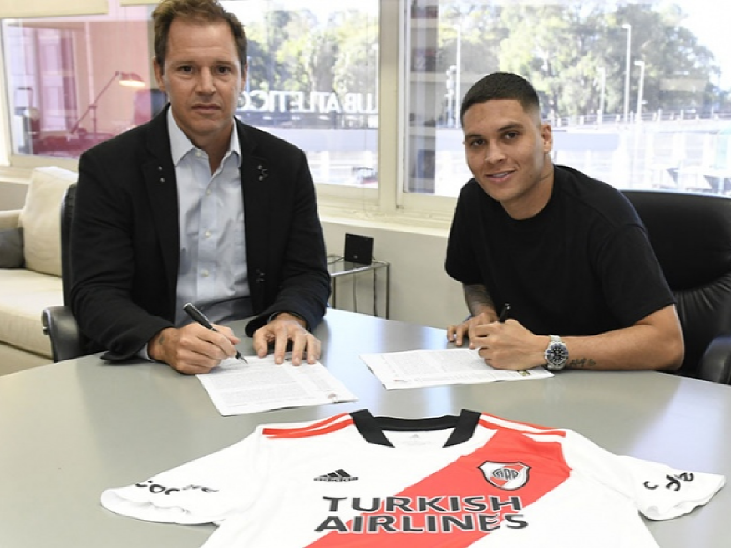 Juanfer Quintero se prepara para debutar el sábado ante Vélez