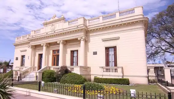 General Pinto: Municipales convocan a una protesta y retención de tareas