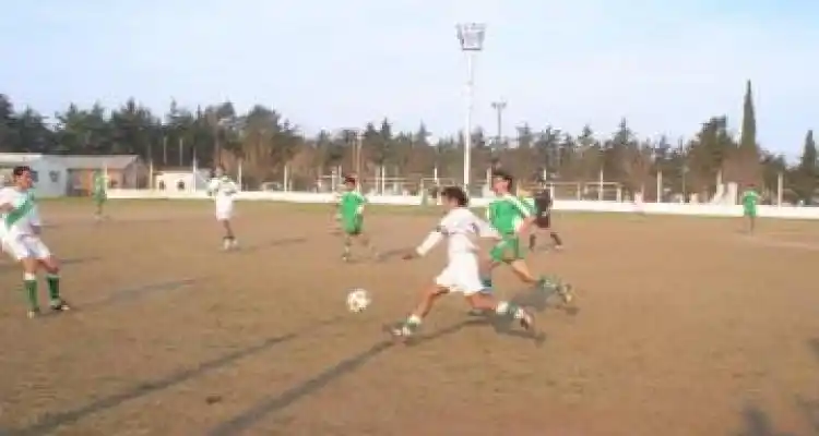 Rivadavia llegó al primer lugar de su grupo