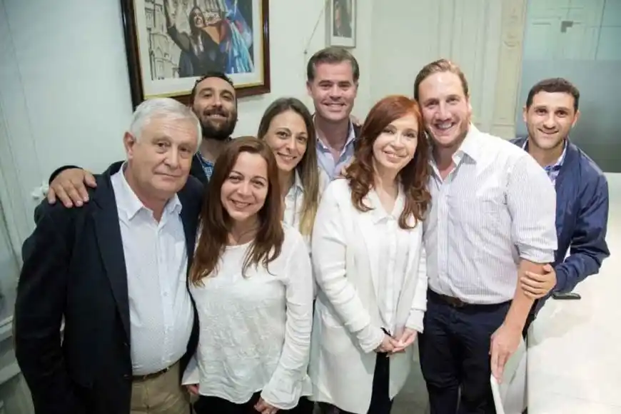 Piaggio e intendentes de todo el país respaldaron a Cristina Kirchner y cuestionaron la "persecución judicial"