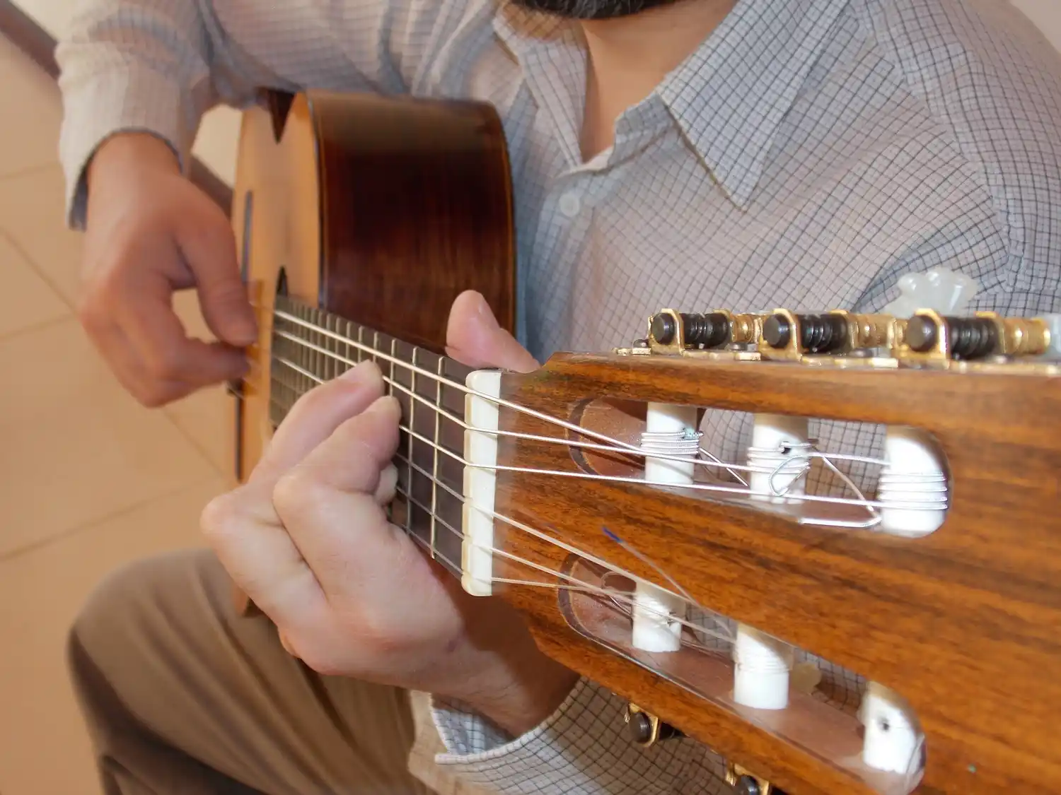 Hernán Brambilla presentó “Por el doliente”