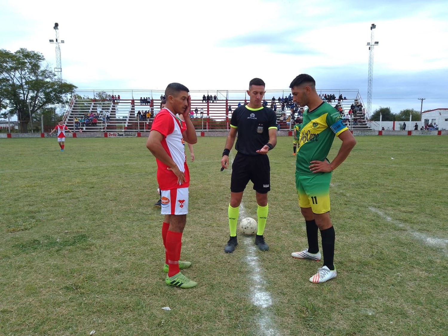 Sobre el final se salvó Urquiza: 1-1