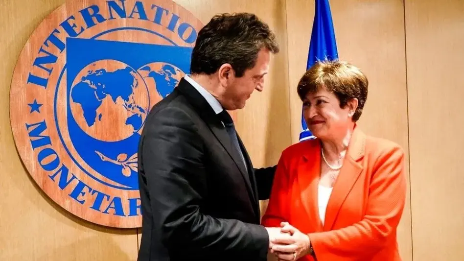  El FMI acordó con Argentina desembolsar USD 5.200 millones en marzo y cambiar las metas de reservas