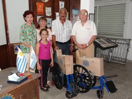 ACARA donó dos sillas de ruedas al Rotary