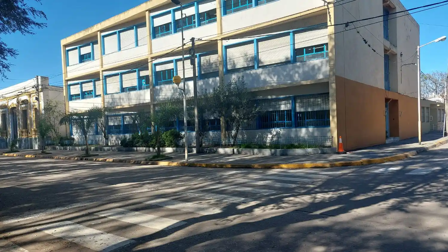 evacuación escuela socorro amenaza de bomba