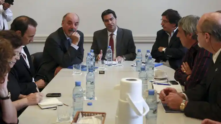Paritaria docente: Tomada dijo que la reunión será el martes y los gremios se quejaron
